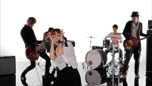 aiko、アナログレコード第三弾の発売日決定！予約もスタート！ライブの定番曲「beat」のMVがYouTube初公開！