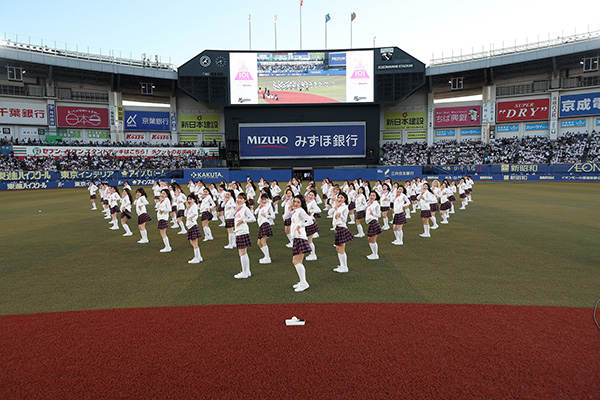 『PRODUCE 101 JAPAN THE GIRLS』ZOZOマリンスタジアムでパフォーマンス披露＆セレモニアルピッチ出演