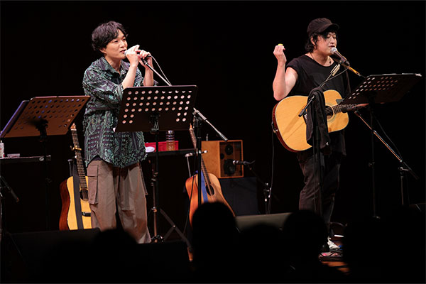 石崎ひゅーい×小山田壮平×長澤知之による弾き語りコラボライブ開催レポート