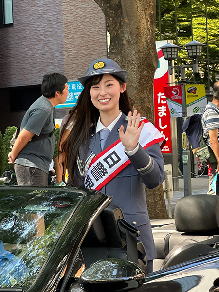 井本彩花、東京・府中市で、警視庁・府中警察署の一日署⻑を務める