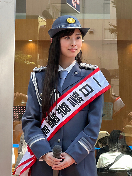 井本彩花、東京・府中市で、警視庁・府中警察署の一日署⻑を務める