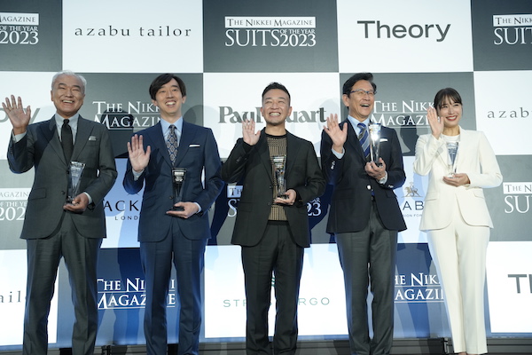 栗山英樹、第6回【SUITS OF THE YEAR 2023（スーツ・オブ・イヤー）】を受賞！ポール・スチュアートのブレザーを着用！